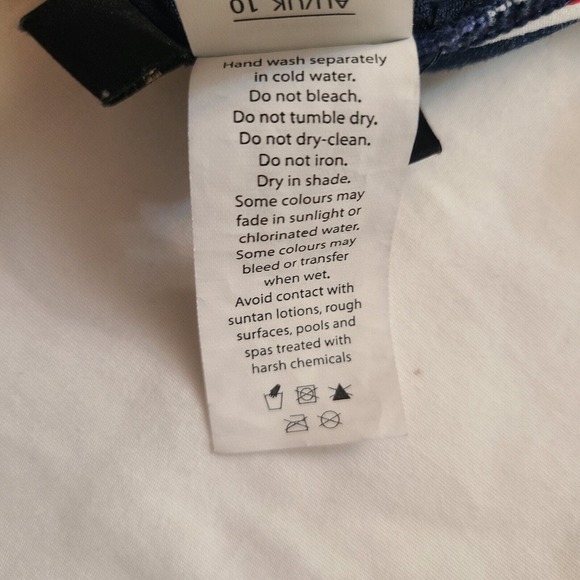 Niptuck Swim Womens Tankini Swimsuit Top Navy Red Stripe Multi Fit Cup Size 6 - Picture 7 of 9